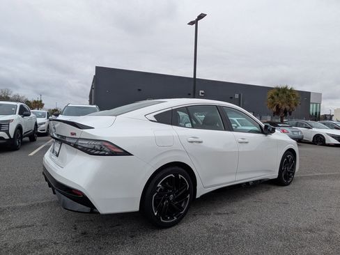 New 2026 Nissan Sentra SR w/ SR Premium Package FWD image 4