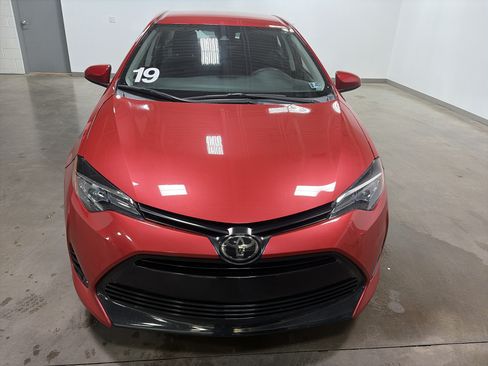 Used 2019 Toyota Corolla LE FWD image 34