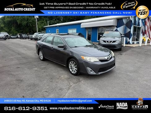 Used 2012 Toyota Camry XLE FWD image 1