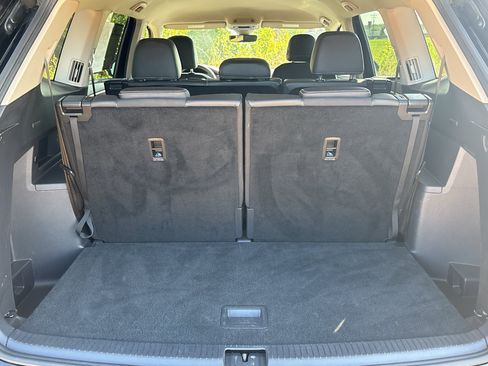 Used 2025 Volkswagen Atlas SE AWD/4WD image 6