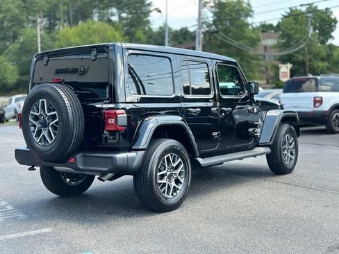 Used 2024 Jeep Wrangler Unlimited Sahara AWD/4WD image 6