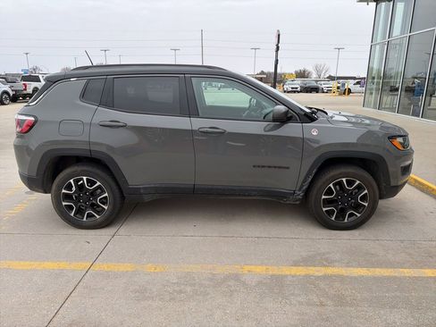 Used 2020 Jeep Compass Trailhawk image 4
