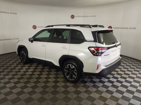 Certified 2025 Subaru Forester Premium AWD/4WD image 7