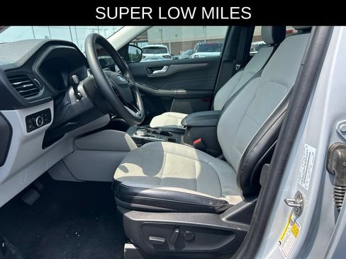 Used 2025 Ford Escape SE FWD image 8