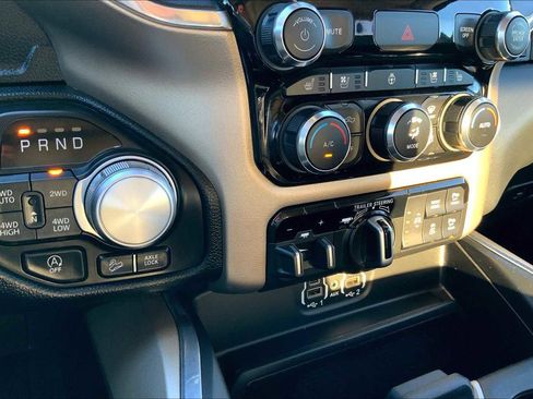 Used 2021 RAM 1500 Laramie AWD/4WD image 34