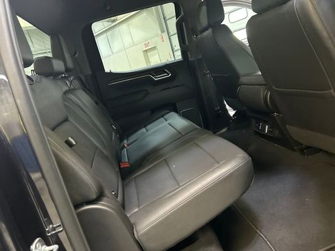 Used 2025 GMC Sierra 1500 SLT image 32