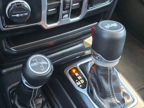 Used 2023 Jeep Wrangler Unlimited Sahara w/ Cold Weather Group image 28