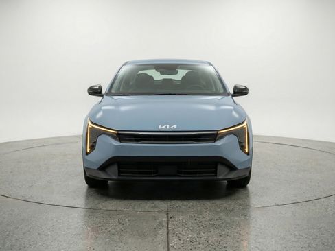 Used 2025 Kia K4 LXS image 2