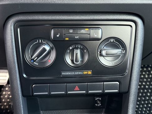 Used 2014 Volkswagen Beetle R-Line image 23