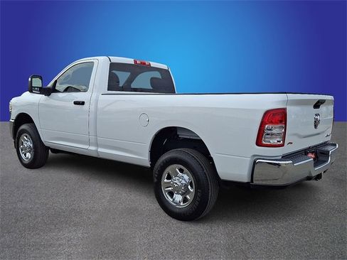 Used 2024 RAM 2500 Tradesman w/ Chrome Appearance Group image 7
