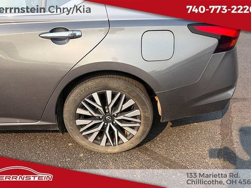 Used 2024 Nissan Altima 2.5 SV FWD image 17