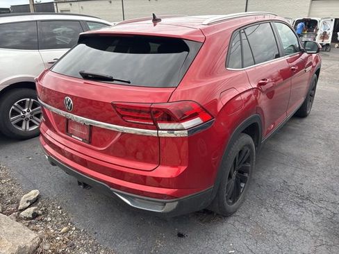Used 2023 Volkswagen Atlas Cross Sport SE w/ Panoramic Sunroof Package FWD image 8