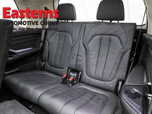 Used 2022 BMW X7 xDrive40i w/ Premium Package AWD/4WD image 32