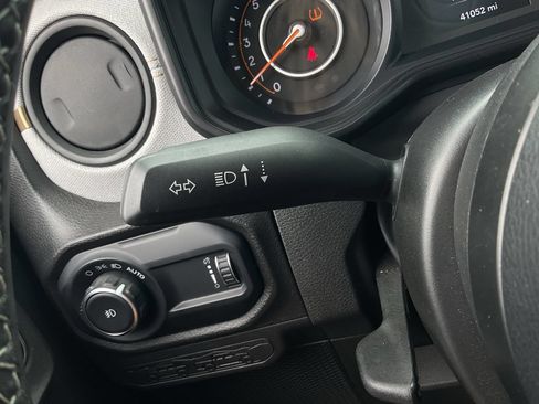 Used 2025 Jeep Wrangler Unlimited Sport AWD/4WD image 28