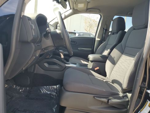 Certified 2025 Nissan Frontier S image 12