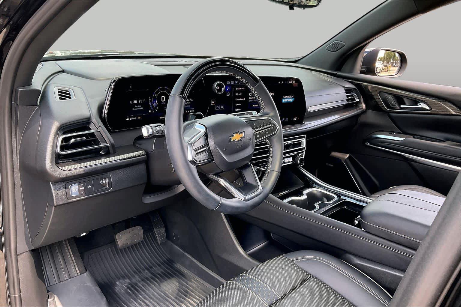 Used 2026 Chevrolet Traverse High Country FWD image 18