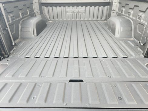 New 2025 GMC Sierra 1500 SLT image 23