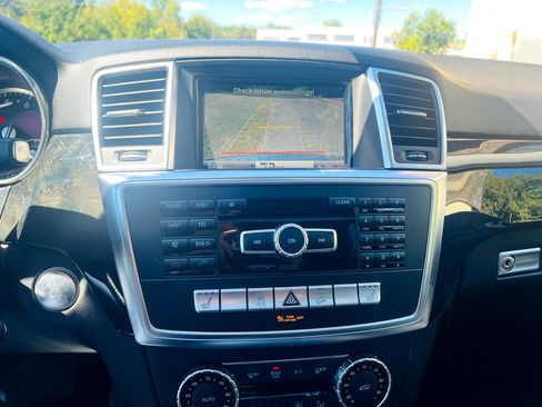 Used 2015 Mercedes-Benz ML 350 4MATIC 4dr ML 350 w/ Premium 1 Package image 38