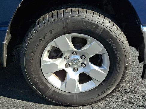 Used 2022 RAM 1500 Big Horn AWD/4WD image 6