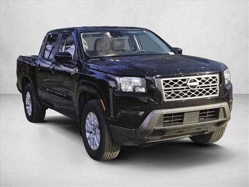 Used 2022 Nissan Frontier SV w/ Technology Package RWD image 3