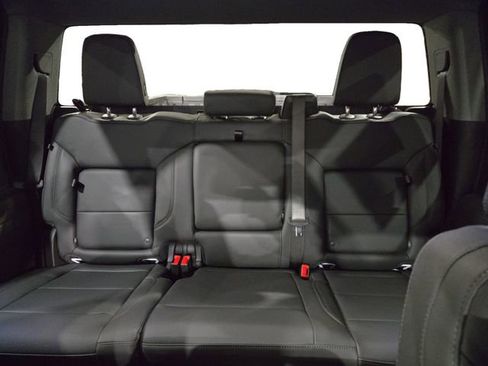 New 2026 GMC Sierra 1500 SLT image 34