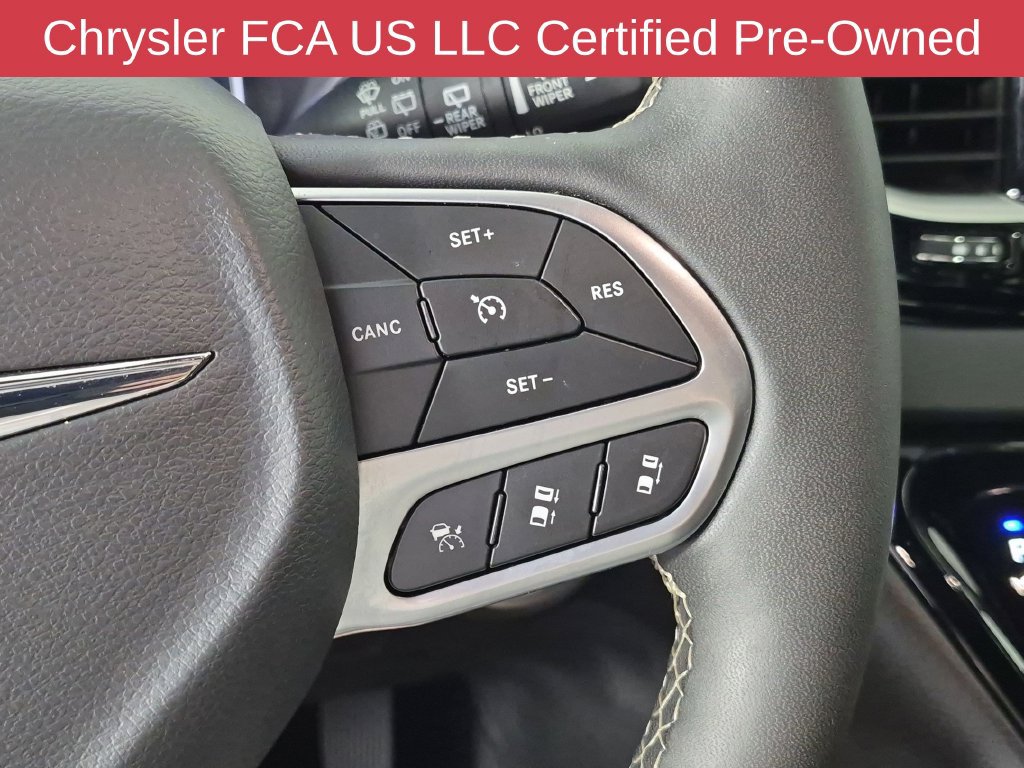 Certified 2025 Chrysler Pacifica Select FWD image 21