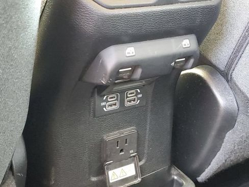 Used 2024 Jeep Wrangler Unlimited Sahara AWD/4WD image 26