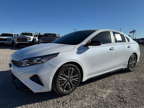 Used 2023 Kia Forte GT-Line w/ GT-Line Premium Package FWD image 4
