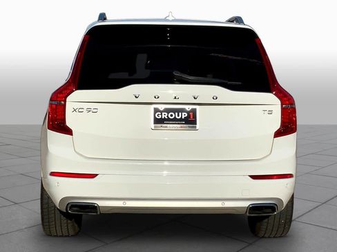 Used 2017 Volvo XC90 T5 Momentum w/ Vision Package FWD image 5