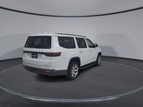 Certified 2022 Jeep Wagoneer Series II AWD/4WD image 16