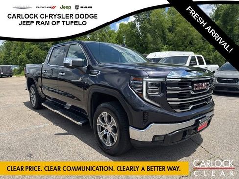 Used 2025 GMC Sierra 1500 SLT AWD/4WD image 4