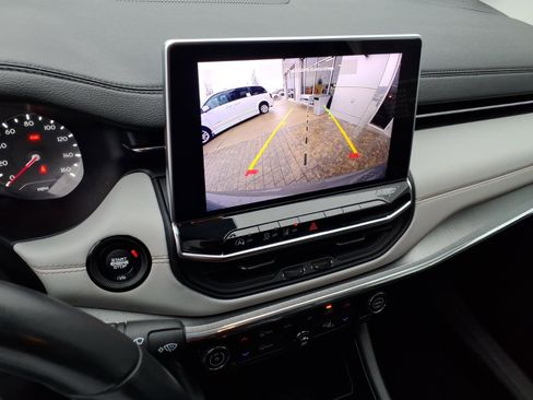 Used 2022 Jeep Compass Limited image 25