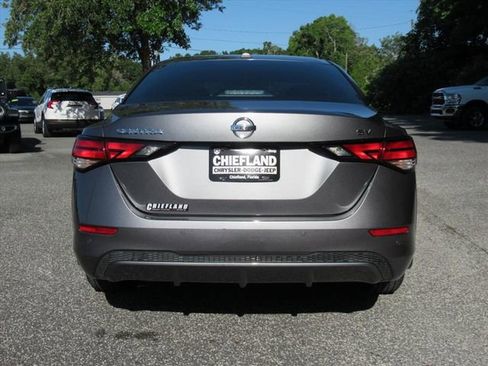Used 2021 Nissan Sentra SV FWD image 6