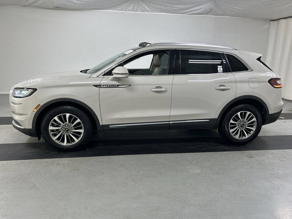 Used 2022 Lincoln Nautilus Reserve AWD/4WD image 6