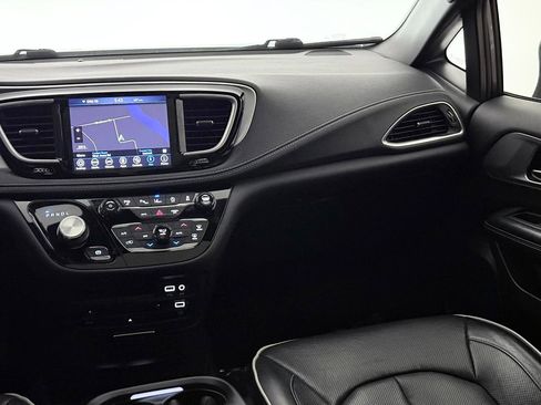 Used 2019 Chrysler Pacifica Limited w/ Advanced Safetytec Group image 29