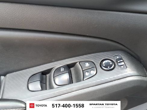 Used 2024 Nissan Altima 2.5 SV FWD image 16