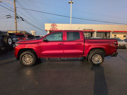 Used 2025 Chevrolet Colorado LT AWD/4WD image 2