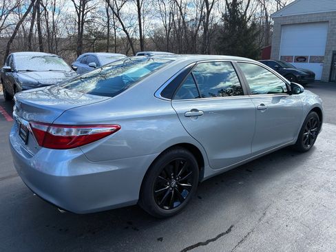 Used 2016 Toyota Camry XLE image 6
