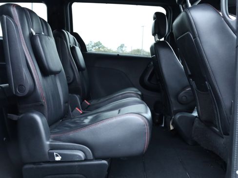 Used 2020 Dodge Grand Caravan GT image 13