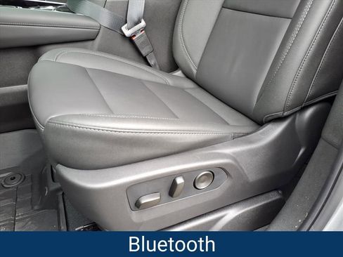 New 2026 Chevrolet Suburban LT w/ Comfort Package AWD/4WD image 17