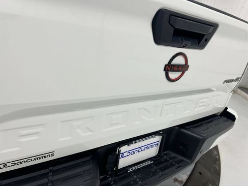 Used 2022 Nissan Frontier PRO-4X w/ Technology Package AWD/4WD image 26