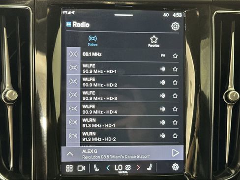 Used 2025 Volvo XC60 B5 Plus image 20