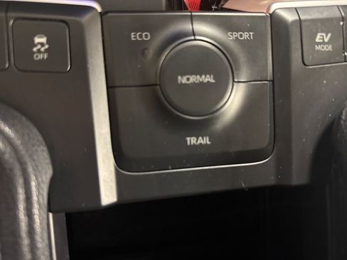 Used 2024 Toyota Grand Highlander Limited image 17