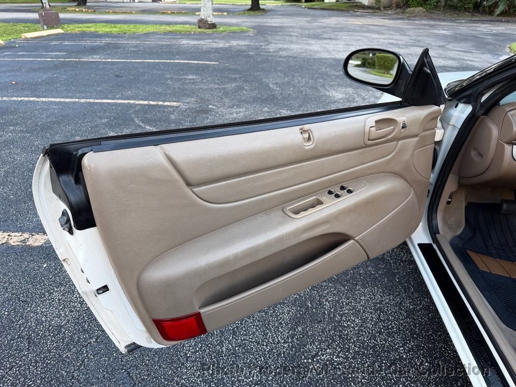 Used 2004 Chrysler Sebring GTC FWD image 53
