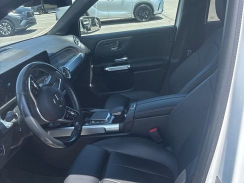 Used 2022 Mercedes-Benz GLB 250 4MATIC image 5