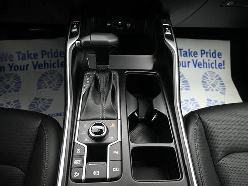 Used 2025 Kia Sorento S image 17