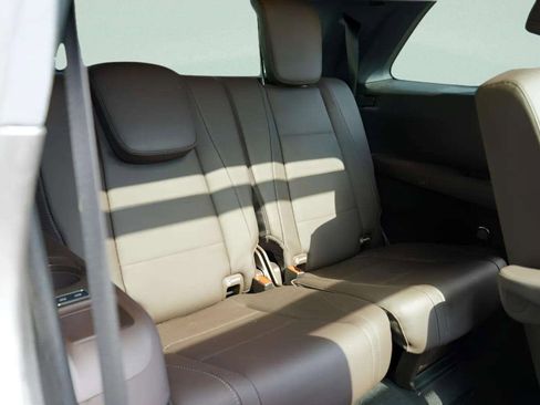 Used 2022 Mercedes-Benz GLS 450 4MATIC image 38