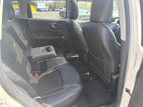 Used 2018 Jeep Compass Latitude w/ Popular Equipment Group image 15