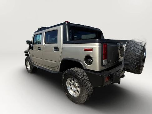 Used 2005 HUMMER H2 SUT Sport Utility Pickup 4D w/ Preferred Equipment Group image 4