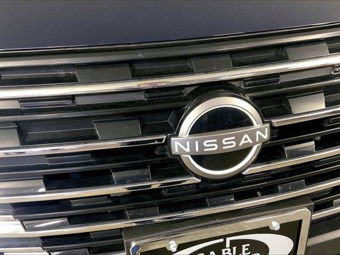 Used 2025 Nissan Rogue SV image 28